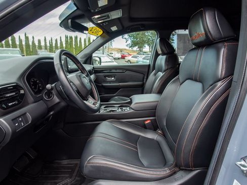Certified 2024 Honda Pilot TrailSport image 30