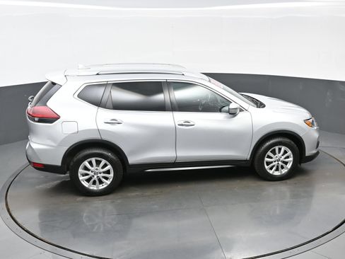 Used 2018 Nissan Rogue SV AWD/4WD image 42