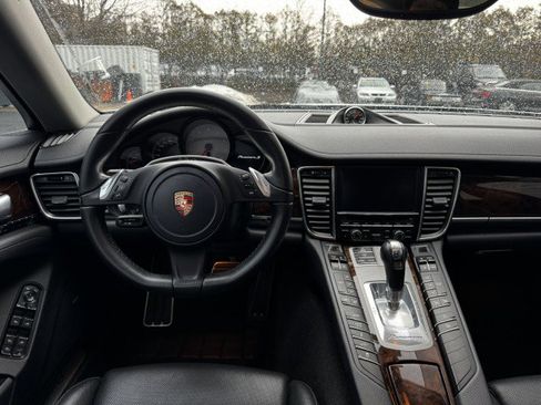 Used 2014 Porsche Panamera S image 30