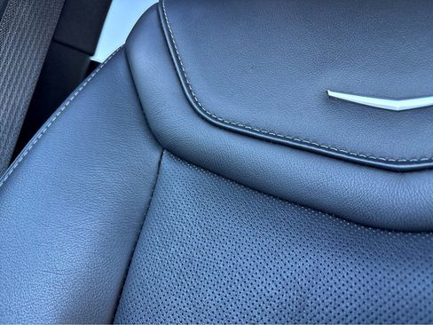 Used 2023 Cadillac XT6 Premium Luxury FWD image 6
