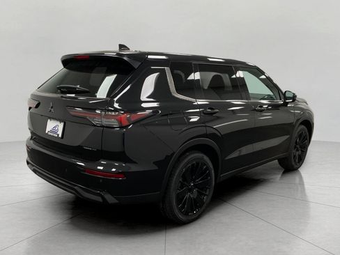 New 2026 Mitsubishi Outlander LE AWD/4WD image 3