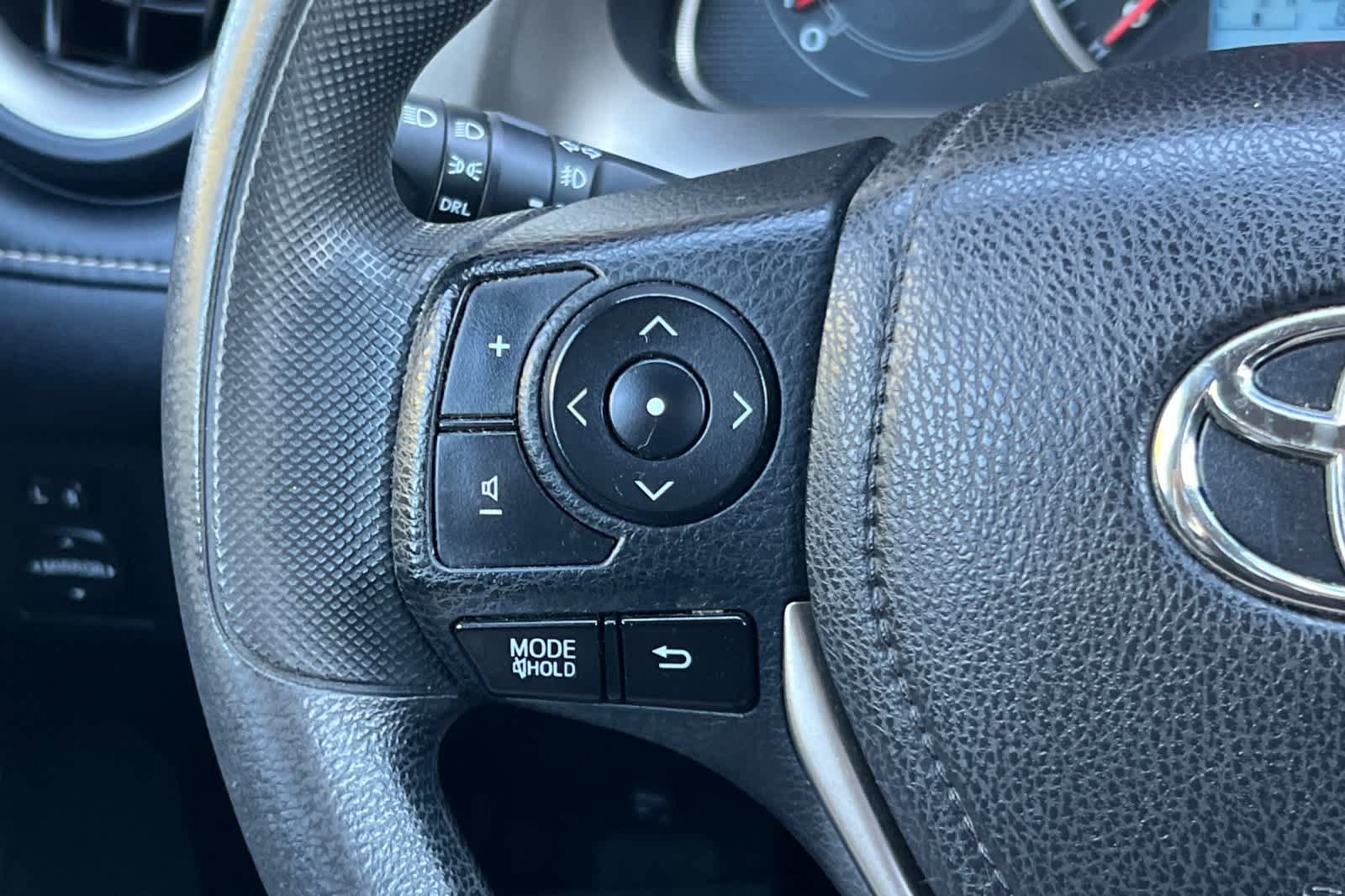 Used 2014 Toyota RAV4 XLE AWD/4WD image 25