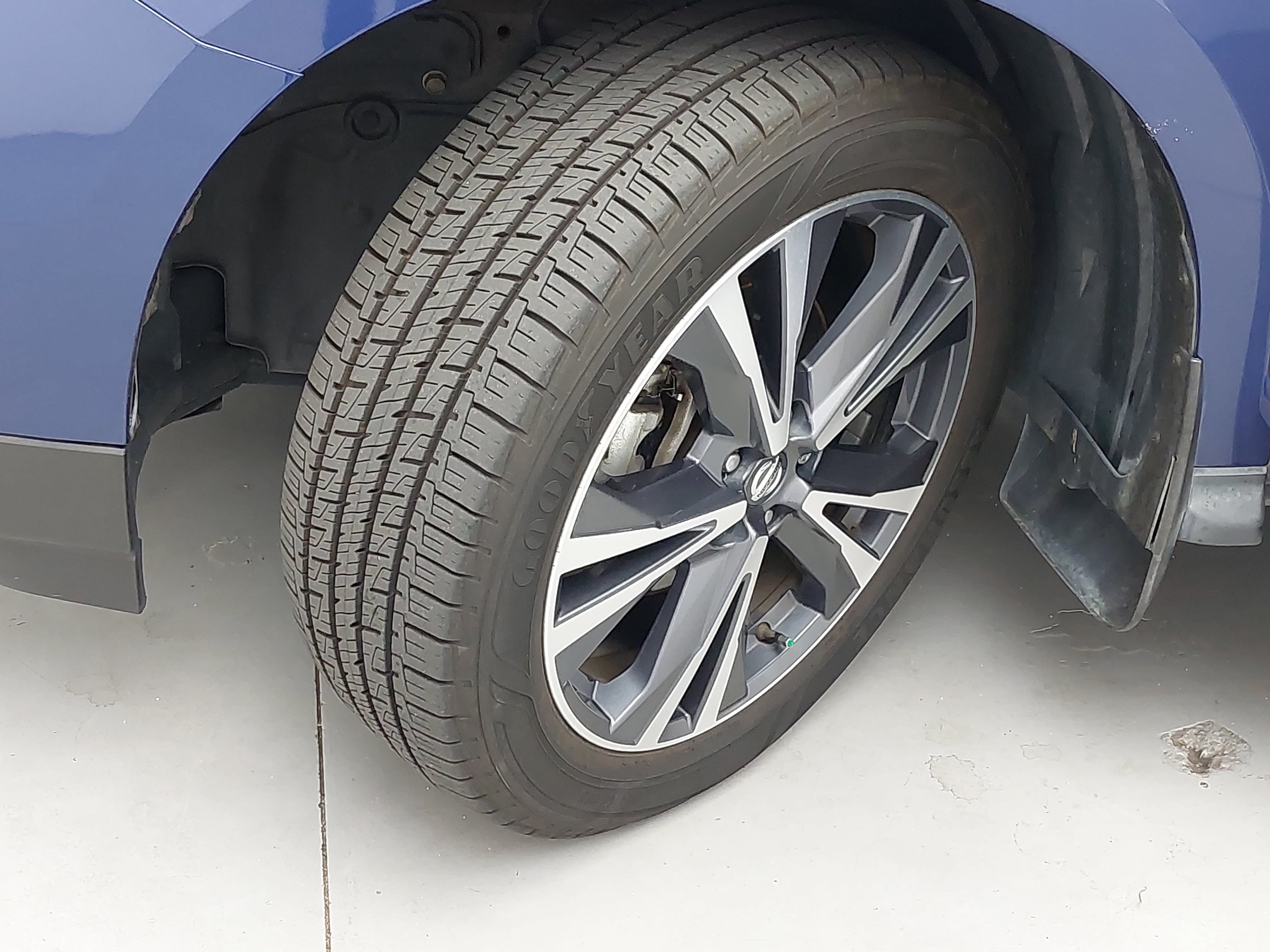 Used 2020 Nissan Pathfinder Platinum AWD/4WD image 37