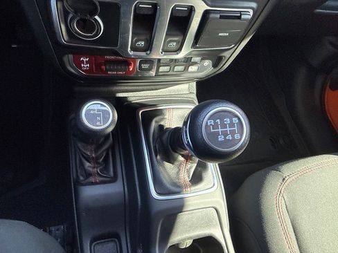 Used 2020 Jeep Wrangler Rubicon AWD/4WD image 11