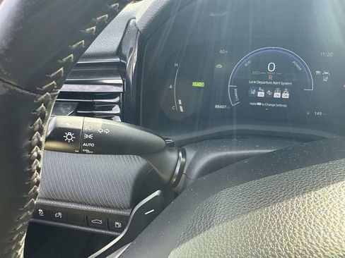 Used 2025 Toyota Camry SE w/ Convenience Package FWD image 34