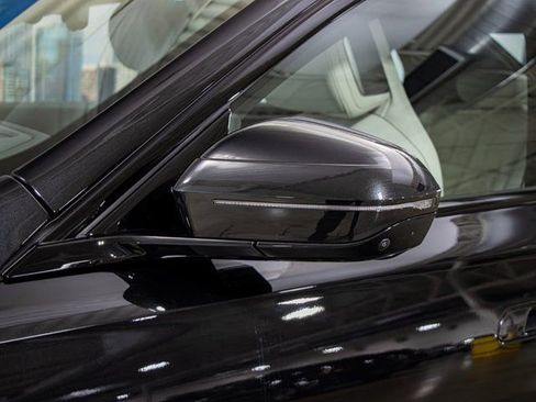 Used 2025 BMW 750e xDrive w/ Premium Package image 10