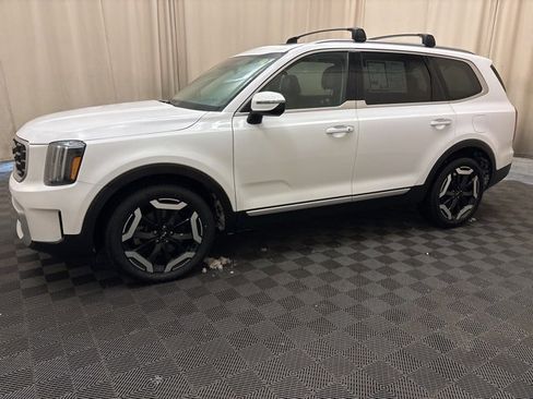 Certified 2024 Kia Telluride S w/ S Sunroof Package image 8