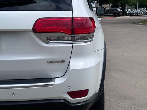 Used 2018 Jeep Grand Cherokee Limited image 11