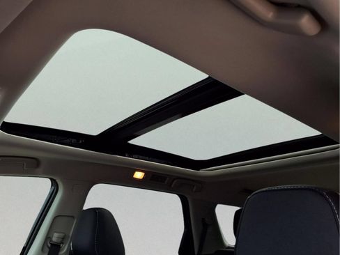 New 2026 Nissan Pathfinder SV w/ SV Premium Package FWD image 16