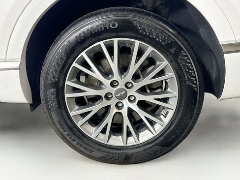 Used 2024 Genesis GV80 2.5T image 11