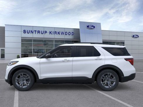 New 2026 Ford Explorer Active w/ Active Comfort Package image 3