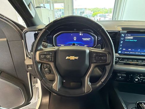 Used 2023 Chevrolet Silverado 1500 High Country AWD/4WD image 16