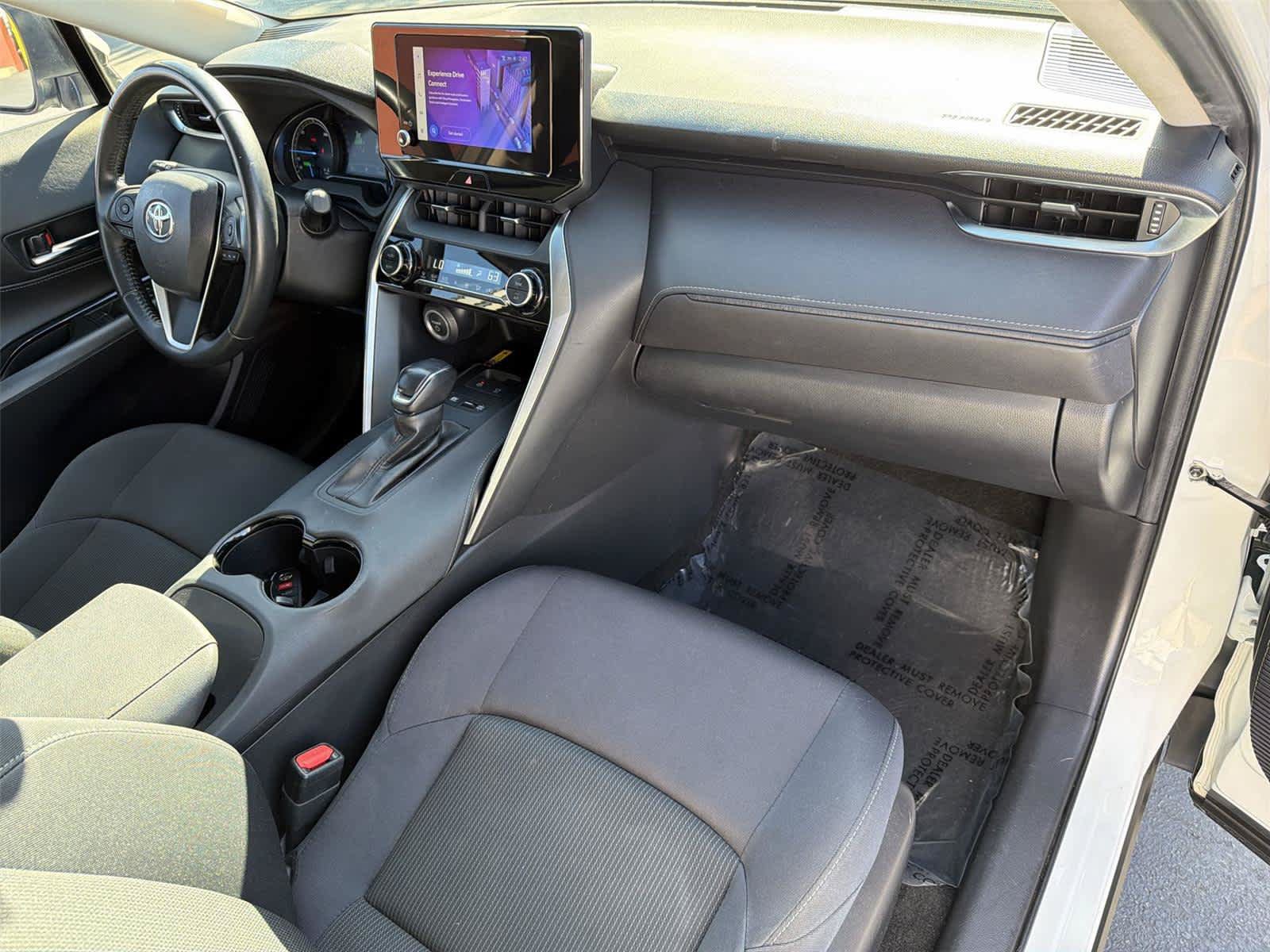 Used 2023 Toyota Venza LE AWD/4WD image 13