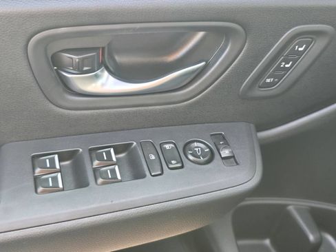 Certified 2025 Honda Pilot Touring image 20