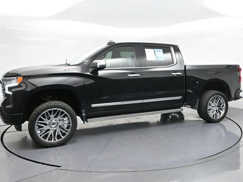 Used 2023 Chevrolet Silverado 1500 High Country w/ High Country Premium Package AWD/4WD image 4