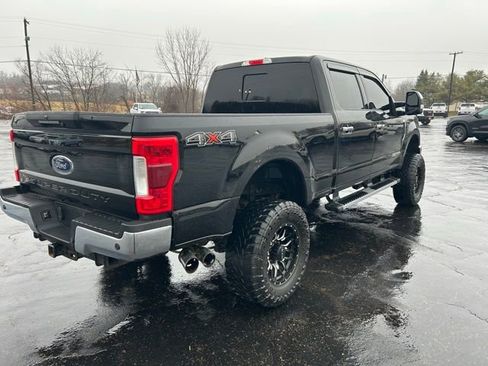 Used 2019 Ford F250 Lariat w/ Lariat Ultimate Package image 3