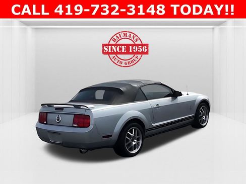 Used 2006 Ford Mustang Convertible image 2