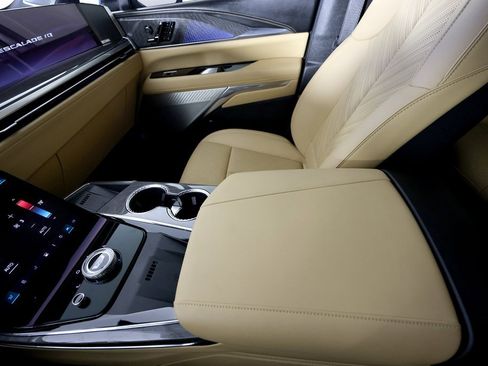 Used 2025 Cadillac Escalade IQ Sport 2 image 37