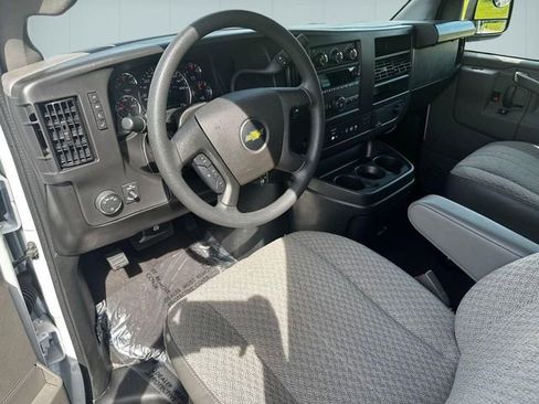 Used 2025 Chevrolet Express 3500 LT w/ LT Preferred Equipment Group RWD image 9