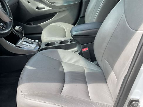Used 2013 Hyundai Elantra Limited FWD image 12