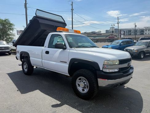 Used 2002 Chevrolet Silverado 2500 4x4 Regular Cab image 7