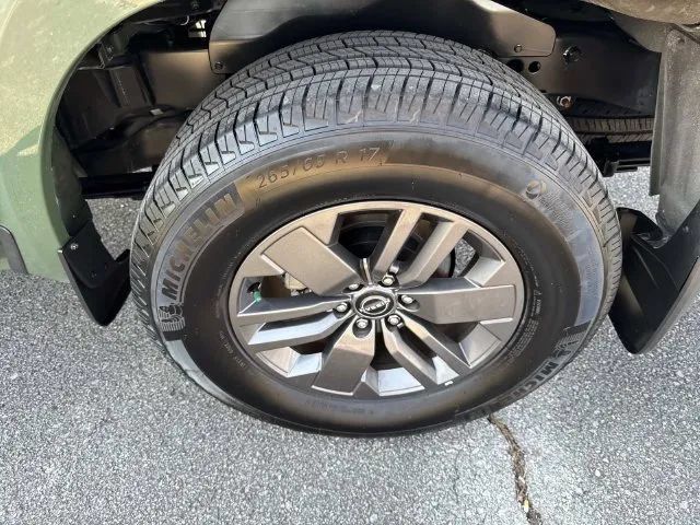 Certified 2025 Nissan Frontier SV w/ SV Convenience Package RWD image 12