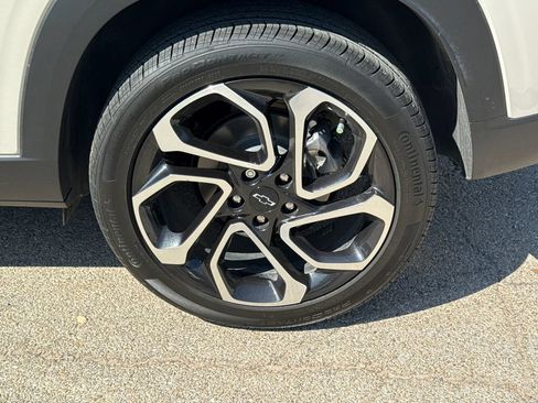 Used 2026 Chevrolet Trax RS w/ Sunroof Package FWD image 9