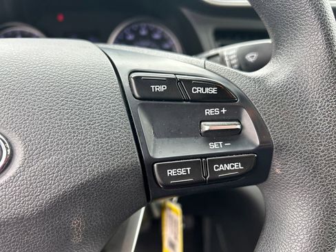 Used 2019 Hyundai Elantra SE w/ Cargo Package FWD image 18