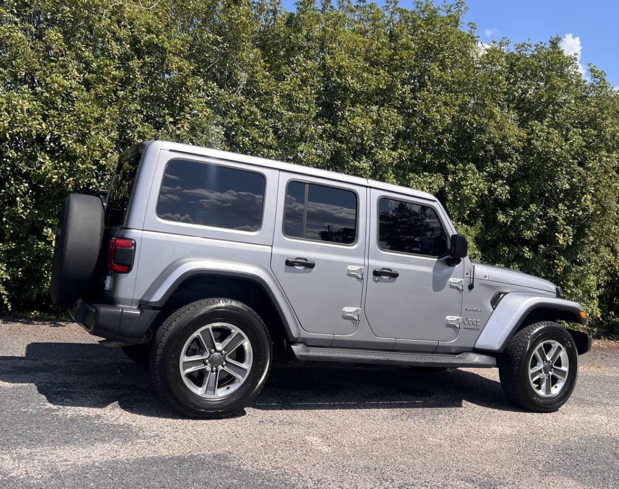 Used 2018 Jeep Wrangler Unlimited Sahara AWD/4WD image 8