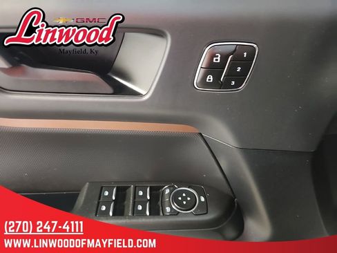 Used 2023 Ford Bronco Sport Outer Banks w/ Tech Package AWD/4WD image 13