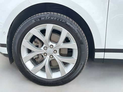 Used 2020 Land Rover Range Rover Evoque SE image 41