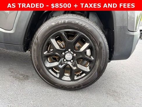 Used 2017 Jeep Renegade Latitude w/ Safety & Security Group FWD image 10