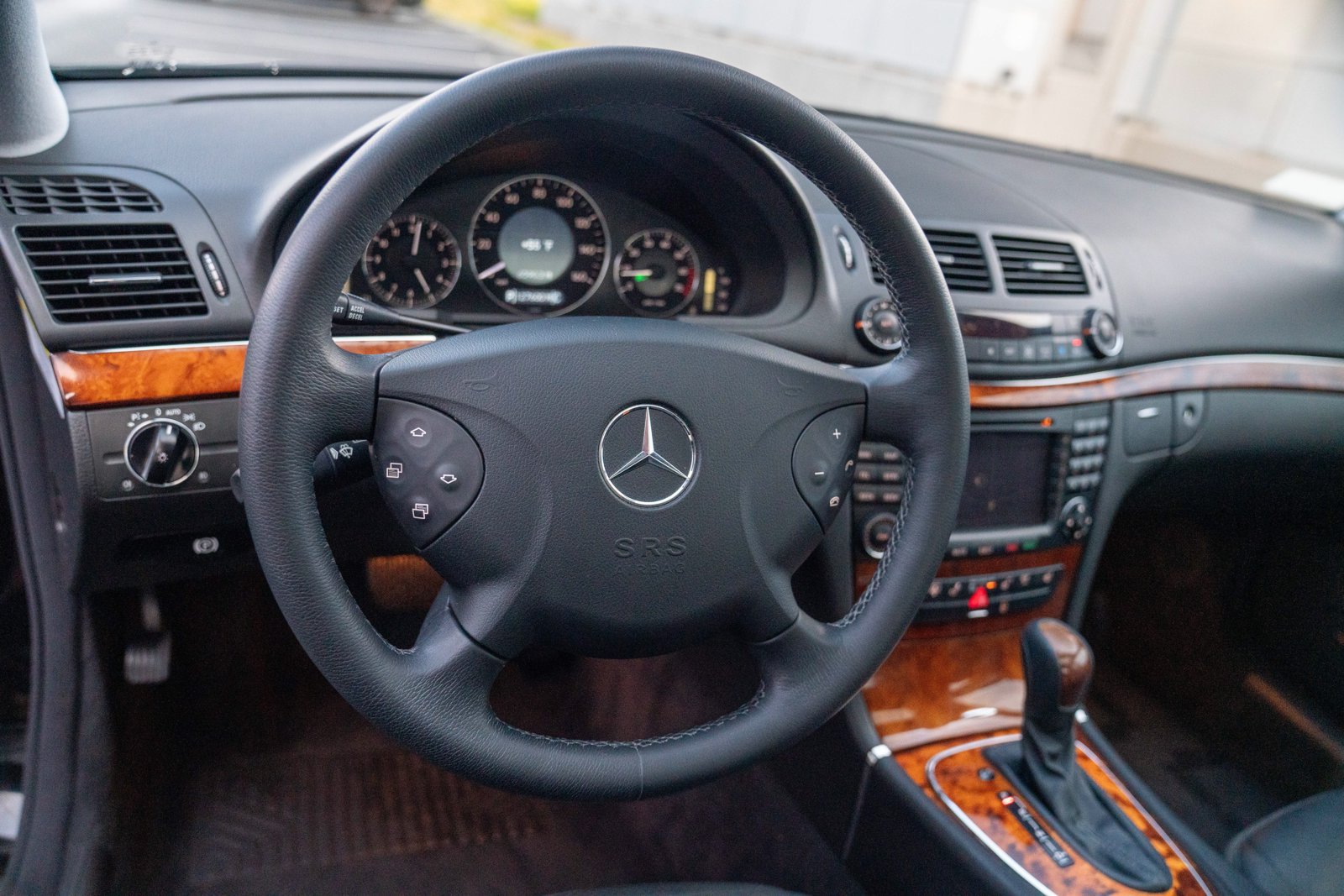 Used 2005 Mercedes-Benz E 500 4MATIC Sedan image 14