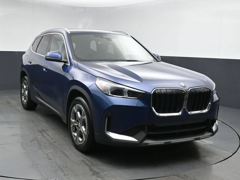 Used 2023 BMW X1 xDrive28i AWD/4WD image 2