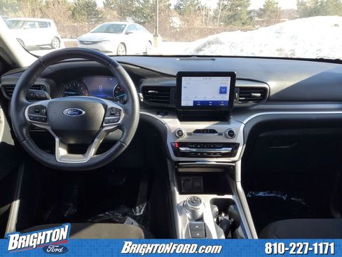 Used 2022 Ford Explorer XLT image 14