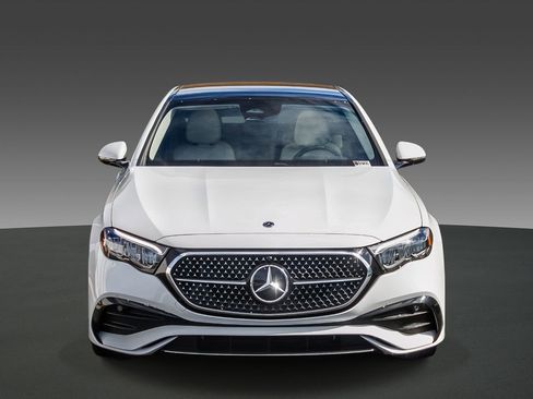 Used 2024 Mercedes-Benz E 450 4MATIC Sedan image 6