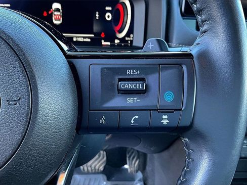 Used 2024 Nissan Rogue SL w/ SL Premium Package image 12