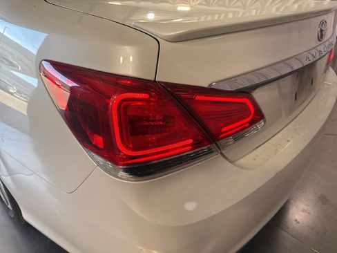 Used 2011 Toyota Avalon Limited FWD image 13