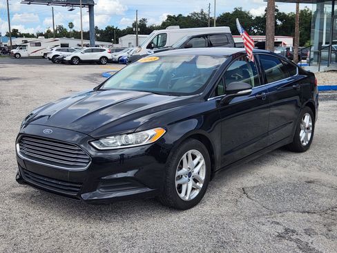 Used 2013 Ford Fusion SE image 4