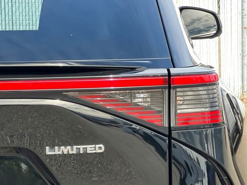 Used 2023 Toyota bZ4X FWD image 21