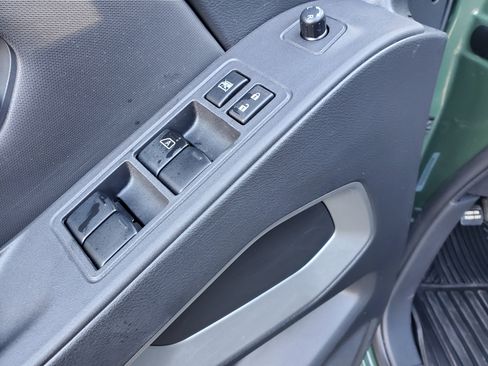 Used 2022 Nissan Frontier SV image 16