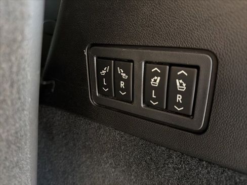 Used 2023 Cadillac XT6 Sport w/ Technology Package image 22