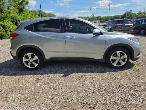 Used 2019 Honda HR-V LX image 4