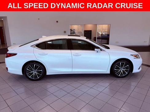 Certified 2025 Lexus ES 300h w/ Premium Package image 8