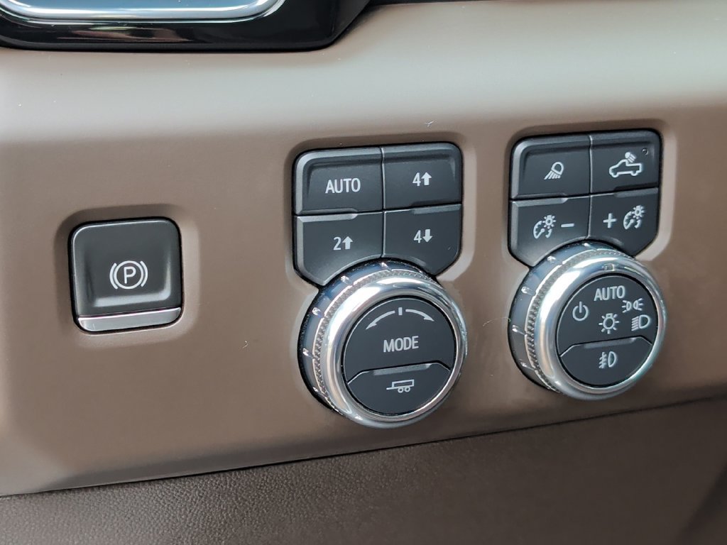 Used 2023 GMC Sierra 1500 Denali w/ Technology Package AWD/4WD image 14