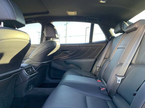 Certified 2021 Lexus LS 500 w/ Accessory Package (Z1) image 32