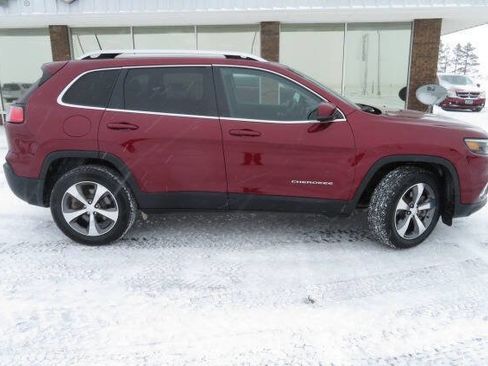 Used 2019 Jeep Cherokee Limited image 1