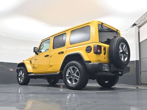 Used 2020 Jeep Wrangler Unlimited Sahara w/ Cold Weather Group AWD/4WD image 17