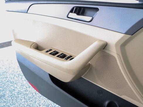 Used 2018 Hyundai Sonata SE image 18