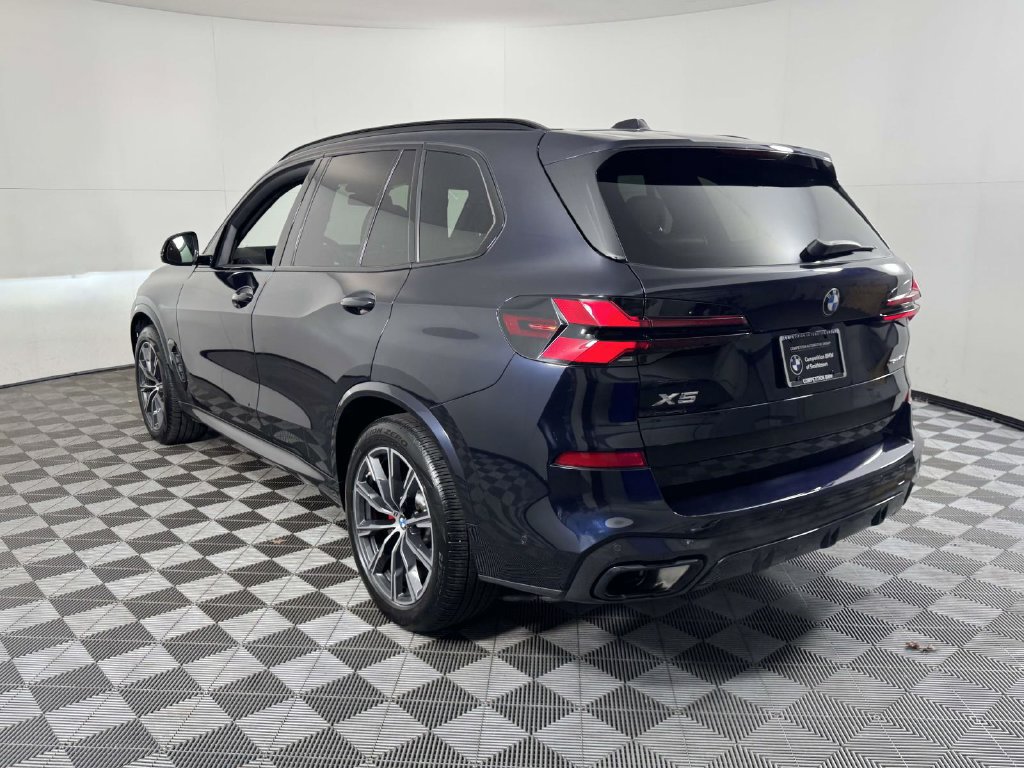 Used 2025 BMW X5 xDrive40i w/ M Sport Package AWD/4WD image 8